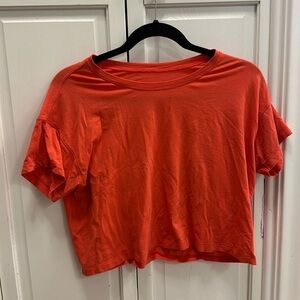 Lululemon Cates cropped t shirt size 6